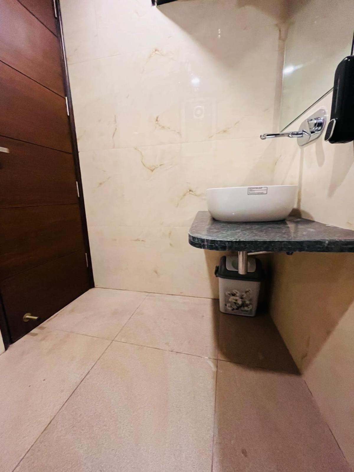 Frankstay By Hotel Mayfair Newly Built - New Delhi Exterior photo